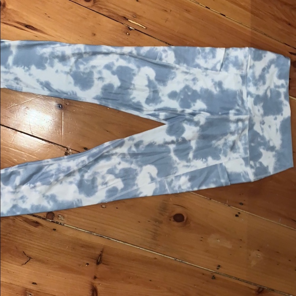 Blue and white leggings